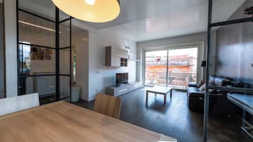 Apartment (1 Bedroom) | Living area | TV