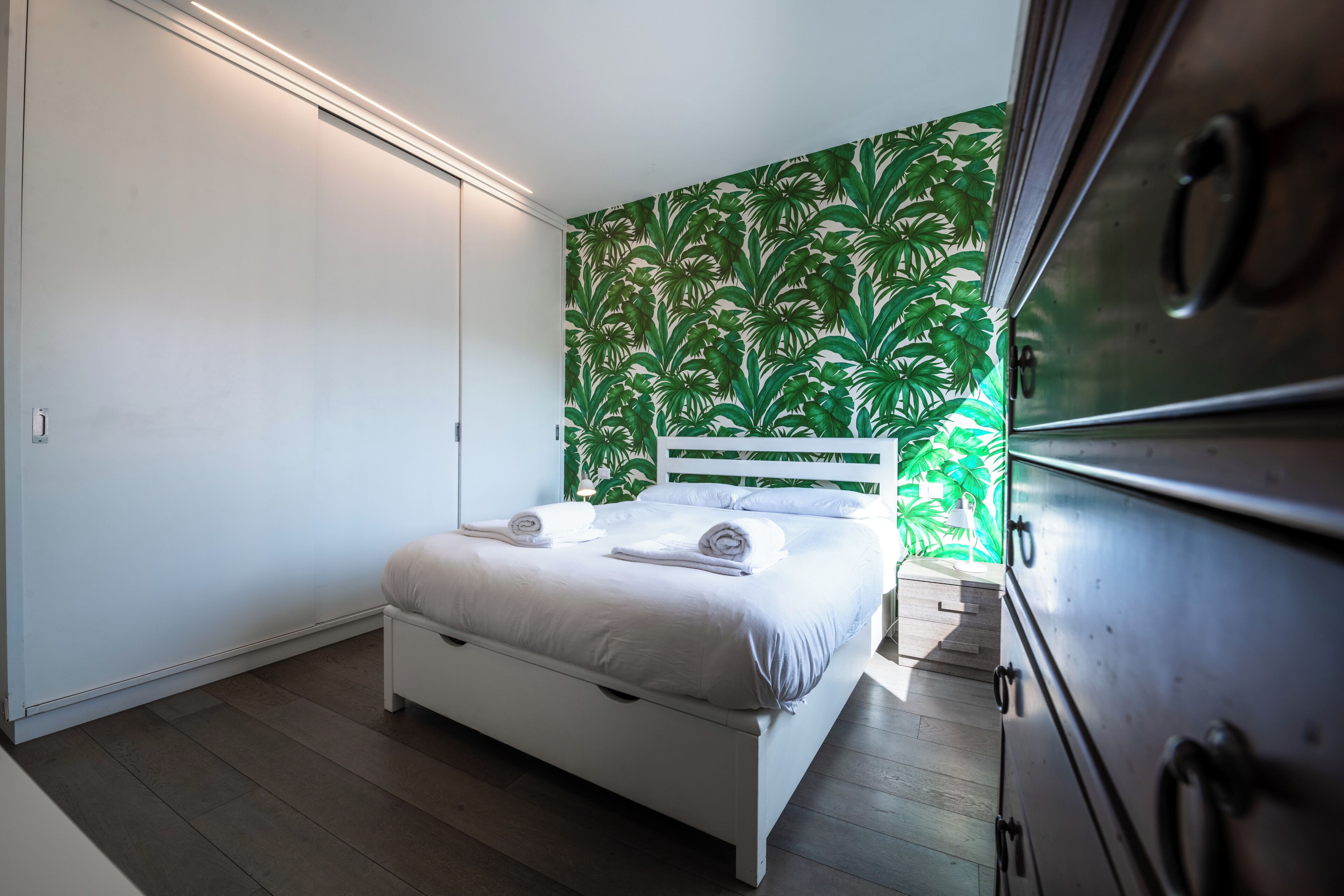 Apartment (1 Bedroom) | 1 bedroom, iron/ironing board, bed sheets