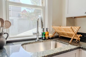 Interior - 4-bedroom Spacious Home in Somerville (Somerville)