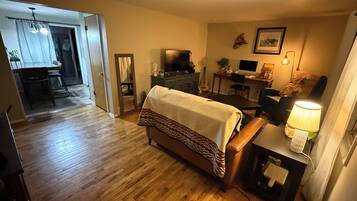 4 habitaciones, tabla de planchar con plancha, wifi y ropa de cama