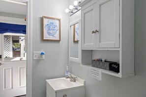 Bathroom - Beach bungalow |Fenced yard |Steps to toes in sand (Surf City)