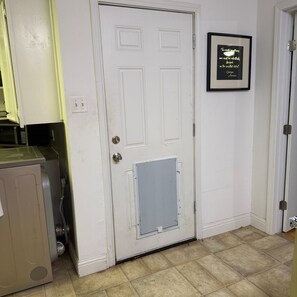 Interior - Casa Toro Tech! Work & Woof close to Texas Tech! (Lubbock)