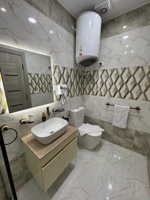 Bathroom - pyramids palace view inn (Giza Governorate)