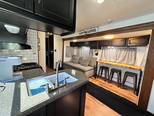 Happy Campers RV Stay • Private Yard • Sleeps 4-6