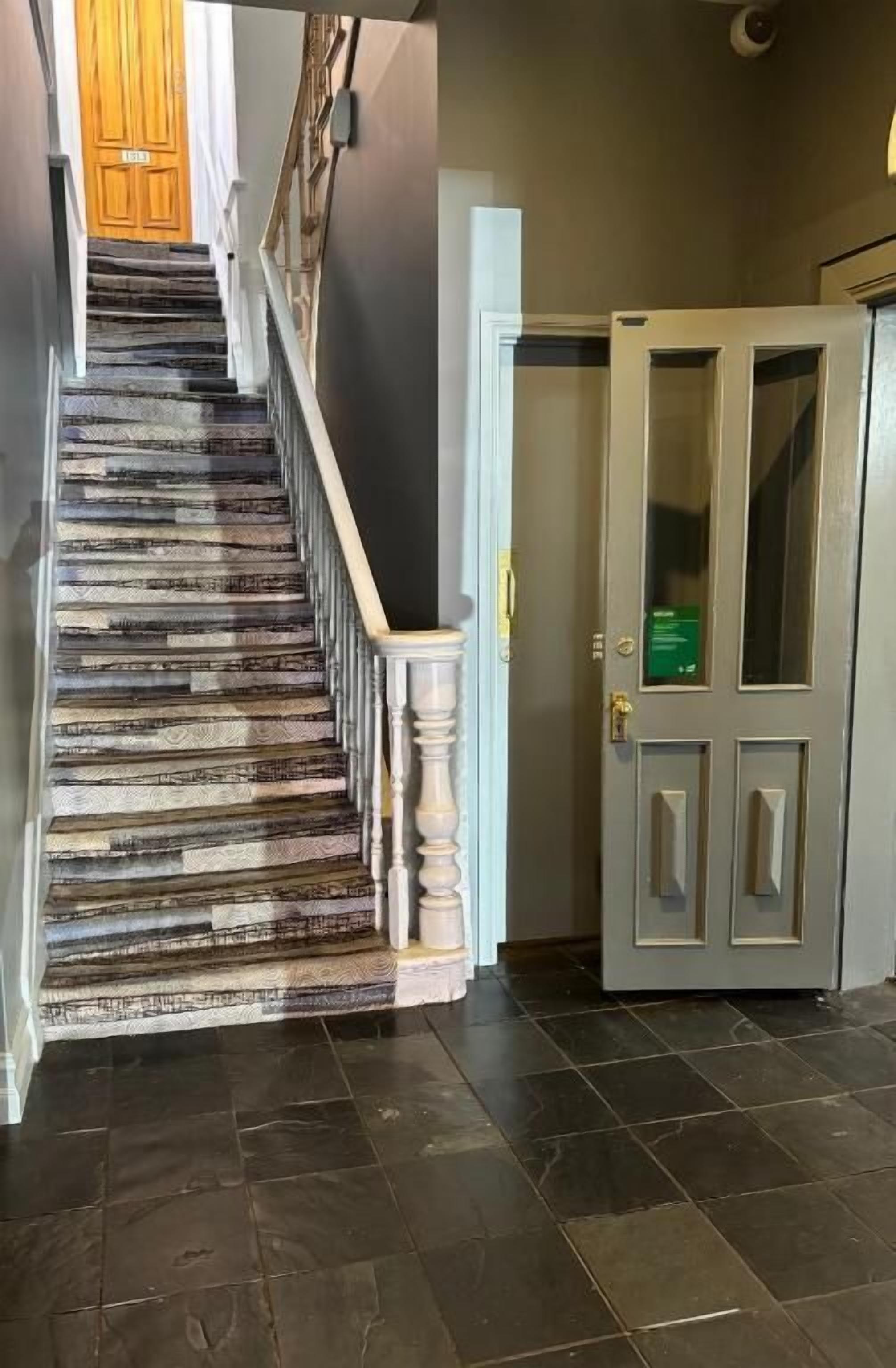 المنشأة من الداخل