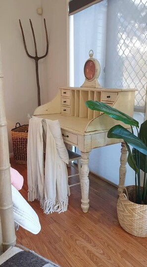Room, 1 Bedroom | Interior - Room-stylish Studio in Reedy Creek (Gold Coast)