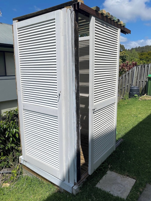 Room, 1 Bedroom | Property grounds