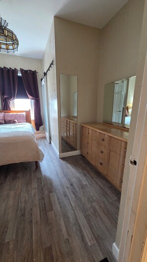 Room - The Moated Grange Minneapolis (Minneapolis)