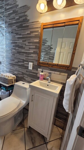 Bathroom - The Moated Grange Minneapolis (Minneapolis)