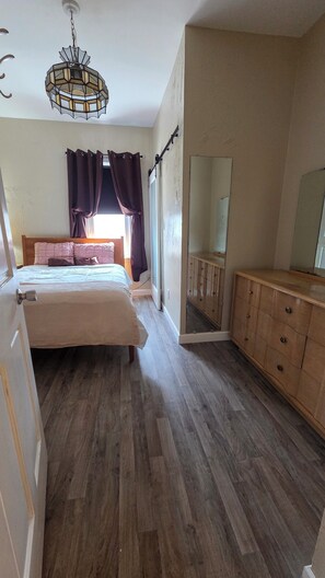 Room - The Moated Grange Minneapolis (Minneapolis)