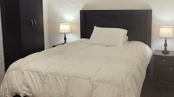 1 bedroom, desk, iron/ironing board, free WiFi