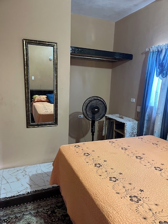 1 bedroom, iron/ironing board, WiFi, bed sheets. Centrally Located 1-BR Guest Suite, Sleep 3 w Local Treats