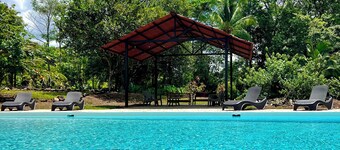 Jungle Casita w/Glass Ceiling Stone Shower, A/C, Pool, Hiking, Mountain Views