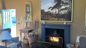 Fireplace - Sumptuous Scottish hideaway for two. (Peebles)