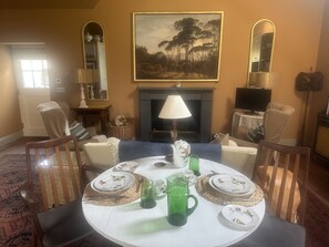 Dining table in Studio Drawing Room. - Sumptuous Scottish hideaway for two. (Peebles)