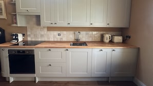 Private kitchen - Sumptuous Scottish hideaway for two. (Peebles)