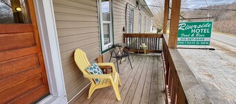 Stay @ 1800's Riverside Hotel! Close to 1000 Islands area, Canada, and ADK Park!
