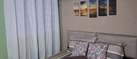 2 bedrooms, iron/ironing board, Internet, bed sheets