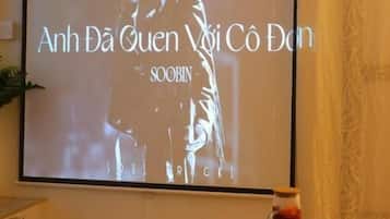 Suite, balcón, vistas al río | Interior