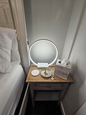 Deluxe Apartment, Non Smoking, Private Bathroom | Iron/ironing board, free WiFi - Sundown Escape-South Shore Long Island (Bay Shore)