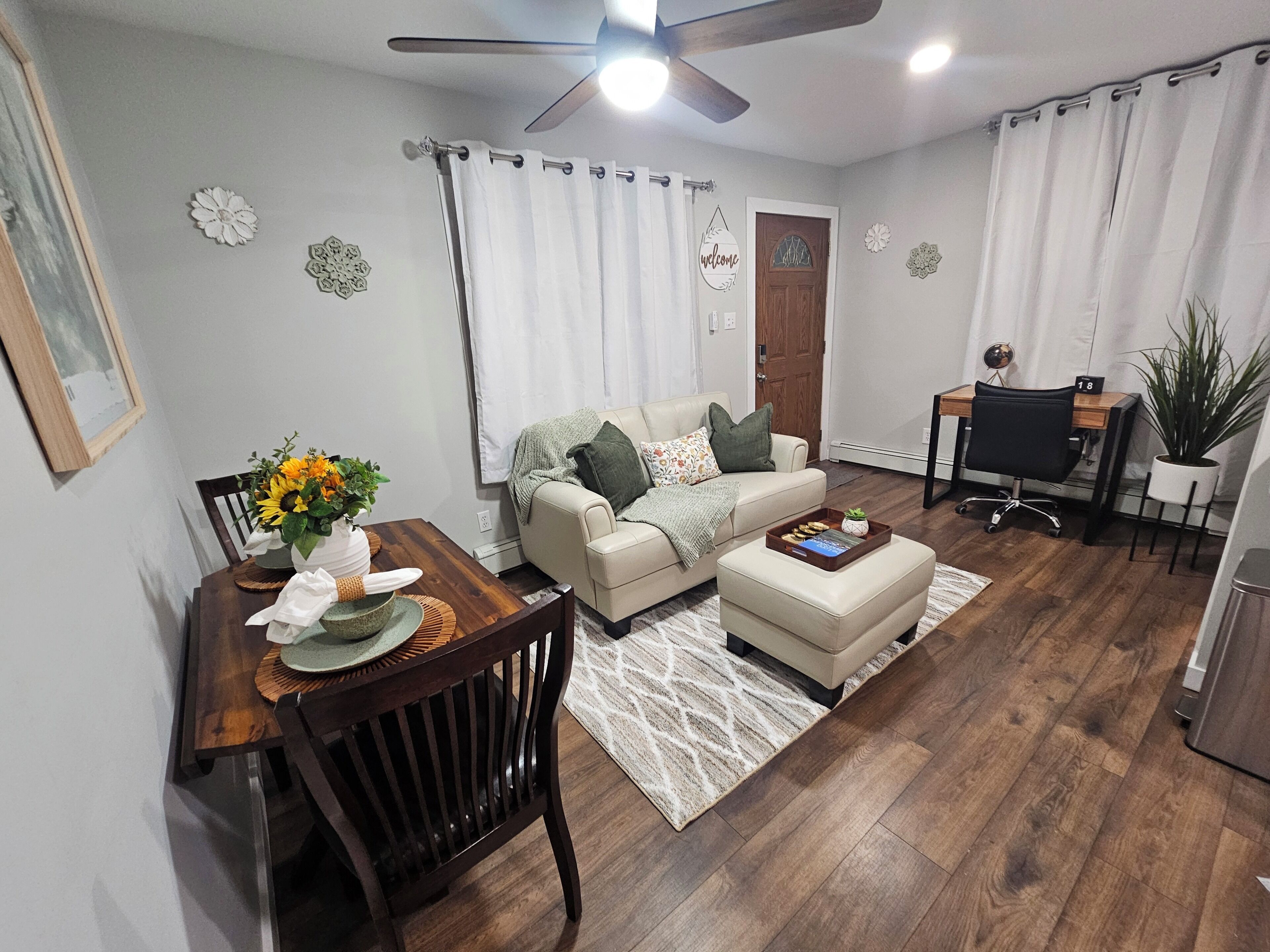 Căn hộ Deluxe, không hút thuốc, phòng tắm riêng | Khu phòng khách