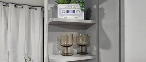 Deluxe Apartment, Non Smoking, Private Bathroom | Interior