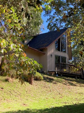 Exterior -  Cedar Bend: Hilltop Secluded Retreat near Yosemite, Bass Lake & National Forest (Oakhurst)