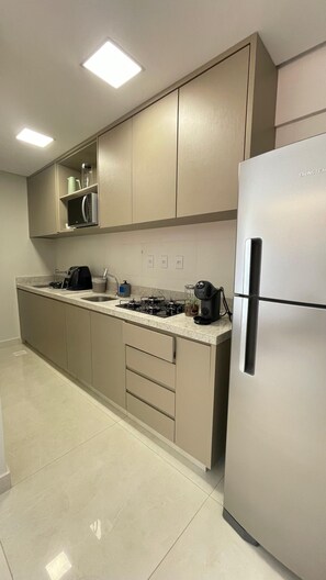 Private kitchen - Apartment 101 - Spacious, bright, comfortable, fully equipped. Garage! (Goiânia)