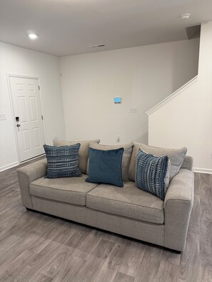 Interior - 5 Min to Airport! Entire 3BR Townhome!! Peaceful Home!! (Charlotte)