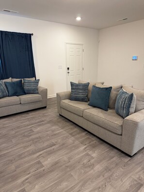 Living area - 5 Min to Airport! Entire 3BR Townhome!! Peaceful Home!! (Charlotte)