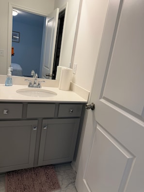 Bathroom - 5 Min to Airport! Entire 3BR Townhome!! Peaceful Home!! (Charlotte)