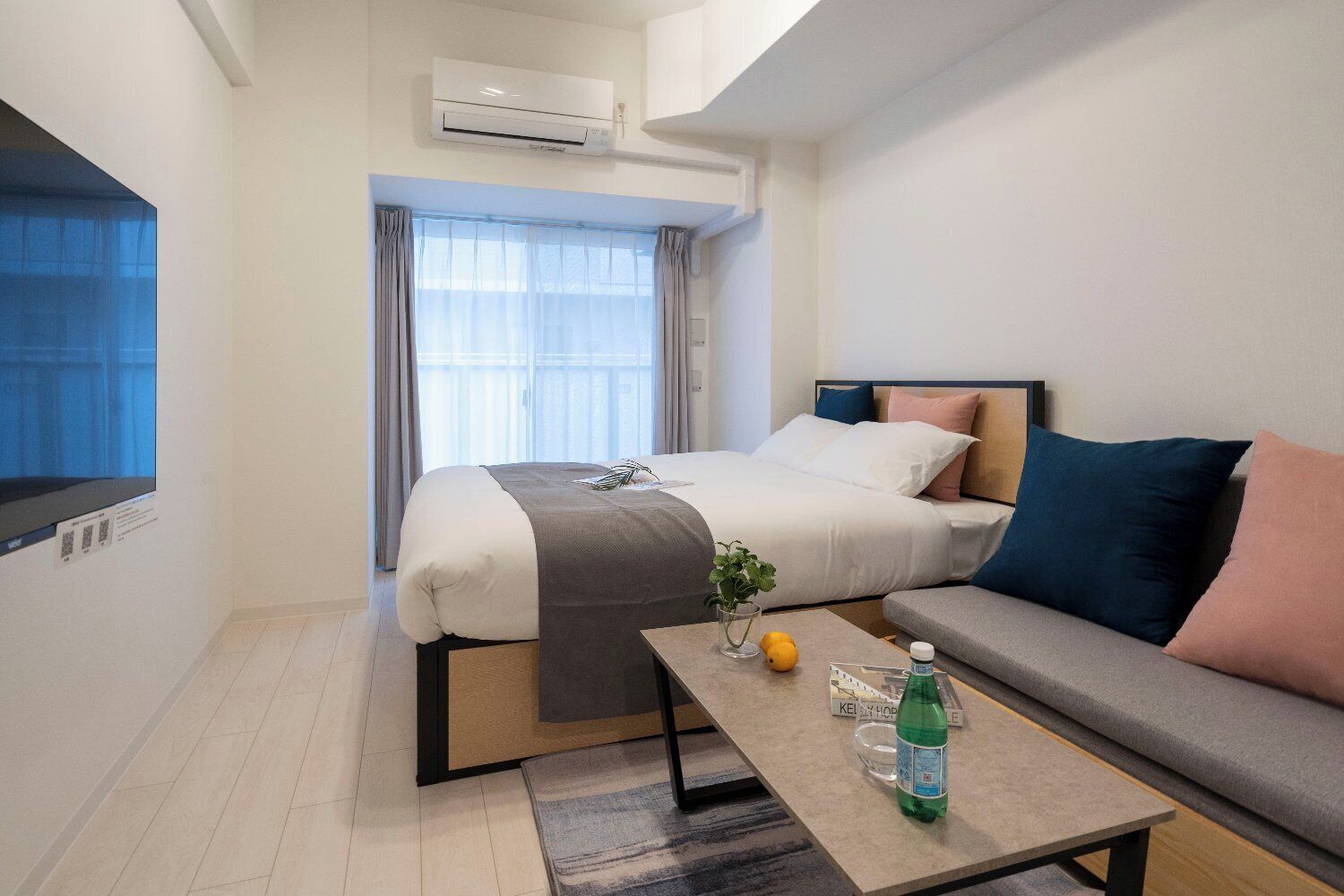 Free WiFi, bed sheets