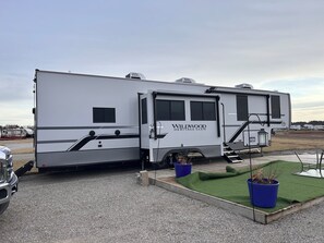 Exterior - Lovely 2-bedroom campground trailer with AC in charming Moravia (Moravia)