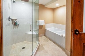 Shower, hair dryer, towels - Austria Haus 3 BR, 242 E Meadow Dr, Vail Village(McC)-Hot Tub (Vail)