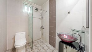 Basic Room, 1 Bedroom (Sebina205) | 1 bedroom, free WiFi
