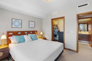 Room - Luxury 1BR/1BA Condo at One Ala Moana (Honolulu)