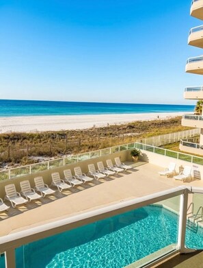 Pool - Silver Beach 205 ON THE BEACH 2/2 *pet friendly* (Orange Beach)