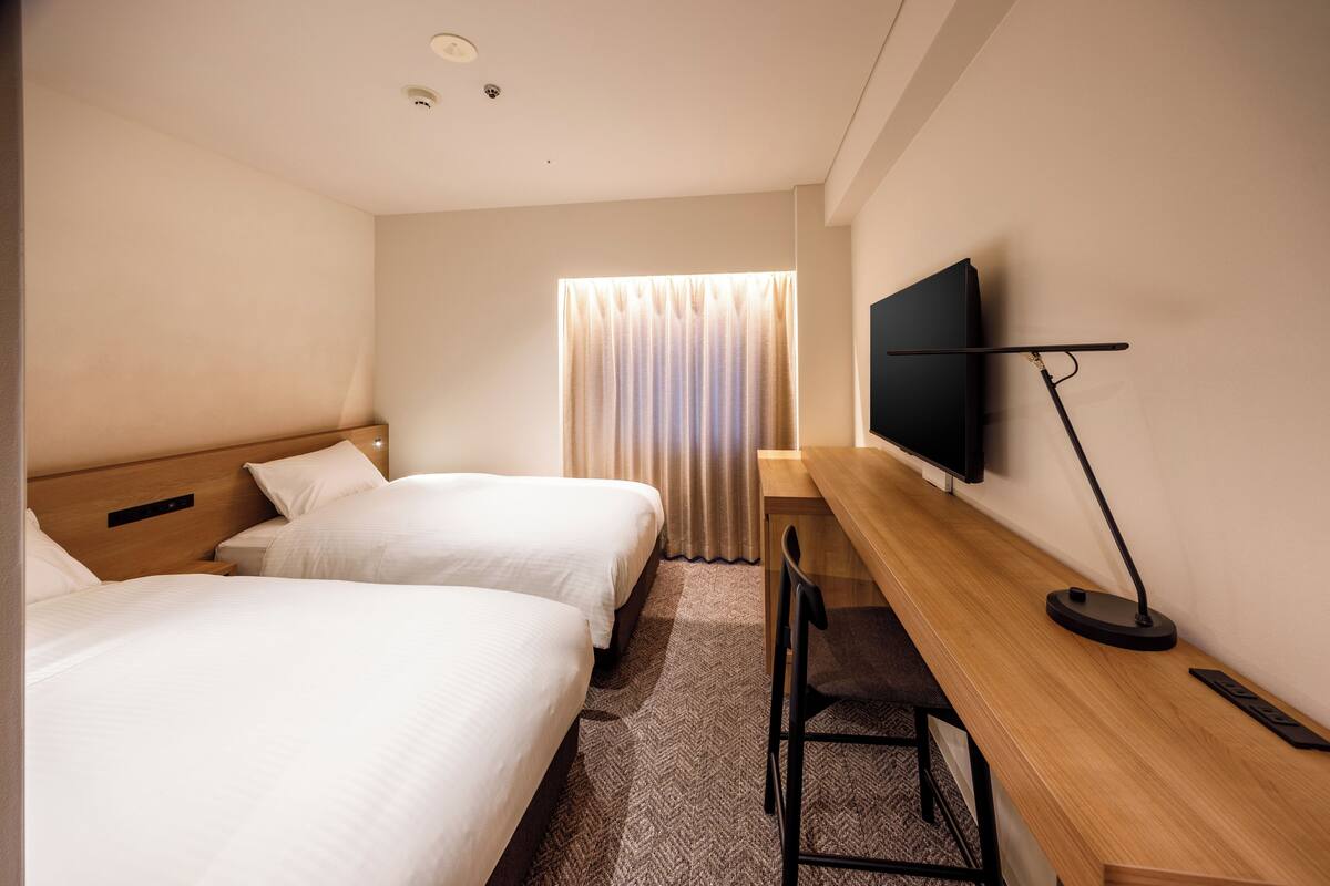 Twin kamer | Een bureau, gratis wifi