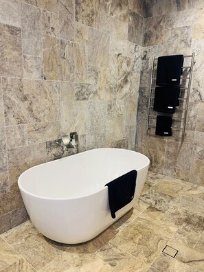 Bathroom - Designer Guesthouse (Berrima)