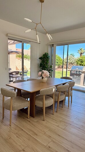 Dining - CASA ROSABELL perfect desert getaway in Bermuda Dunes OFFERS 4 Bedrooms & More (Bermuda Dunes)