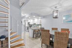 Dining - Townhome at gated community with Pool, Beach, and Clubhouse! (Marathon)