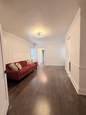 Interior - Spacious 2-bedroom apartment in quaint Jersey City with AC (Jersey City)