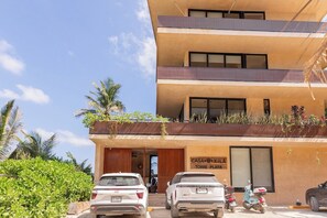 Exterior - Modern Ocean Front 2 BR by BT Homes (Balam Canché)