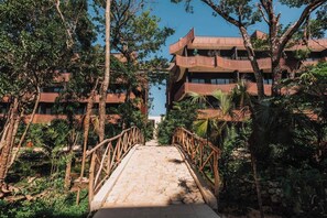 Property grounds - BT Homes - Stylish apartment near the sea (Tulum)