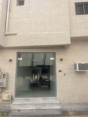 Exterior detail - NOZOL BANDAR (Madinah)