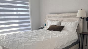 2 chambres, fer et planche à repasser, Wi-Fi, draps fournis