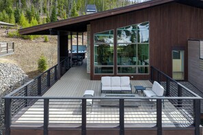 Terrace/patio - Lakota SkiRenity | Outdoor Fire Pit | Private Hot Tub w/ Resort Views (Winter Park)