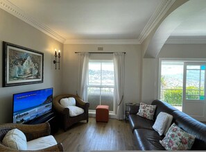 House - The Lookout 3 Bedroom Home in Fishoek (Cape Town)