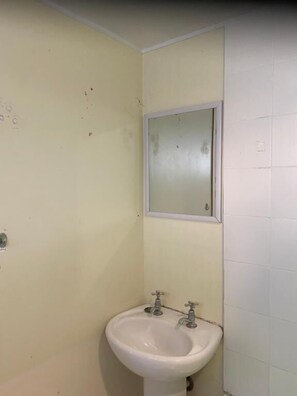 Shared Dormitory, 2 Bedrooms | Bathroom - Room-cozy Guest Room in Browns Bay, Auck (Auckland)