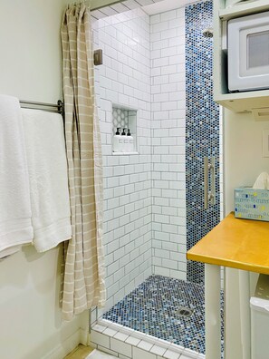 Shower, hair dryer, towels, soap - Clean GATED BeachBoho Private Tiny Suite AC/Heat WasherDryer by LAX+Beach+SoFi (Inglewood)